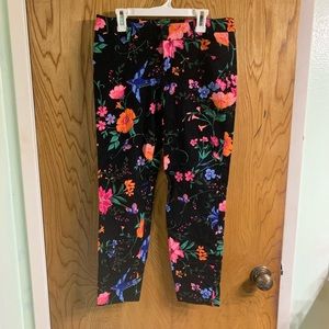 Old Navy Pixie crop floral pants
